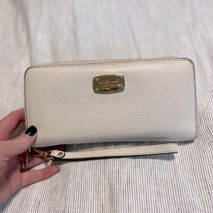 Michael Kors Wallet - Cream